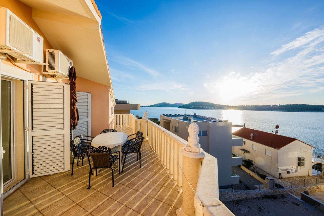 Apartamenty Z Basenem Ilja โรกอซนิซา ภายนอก รูปภาพ