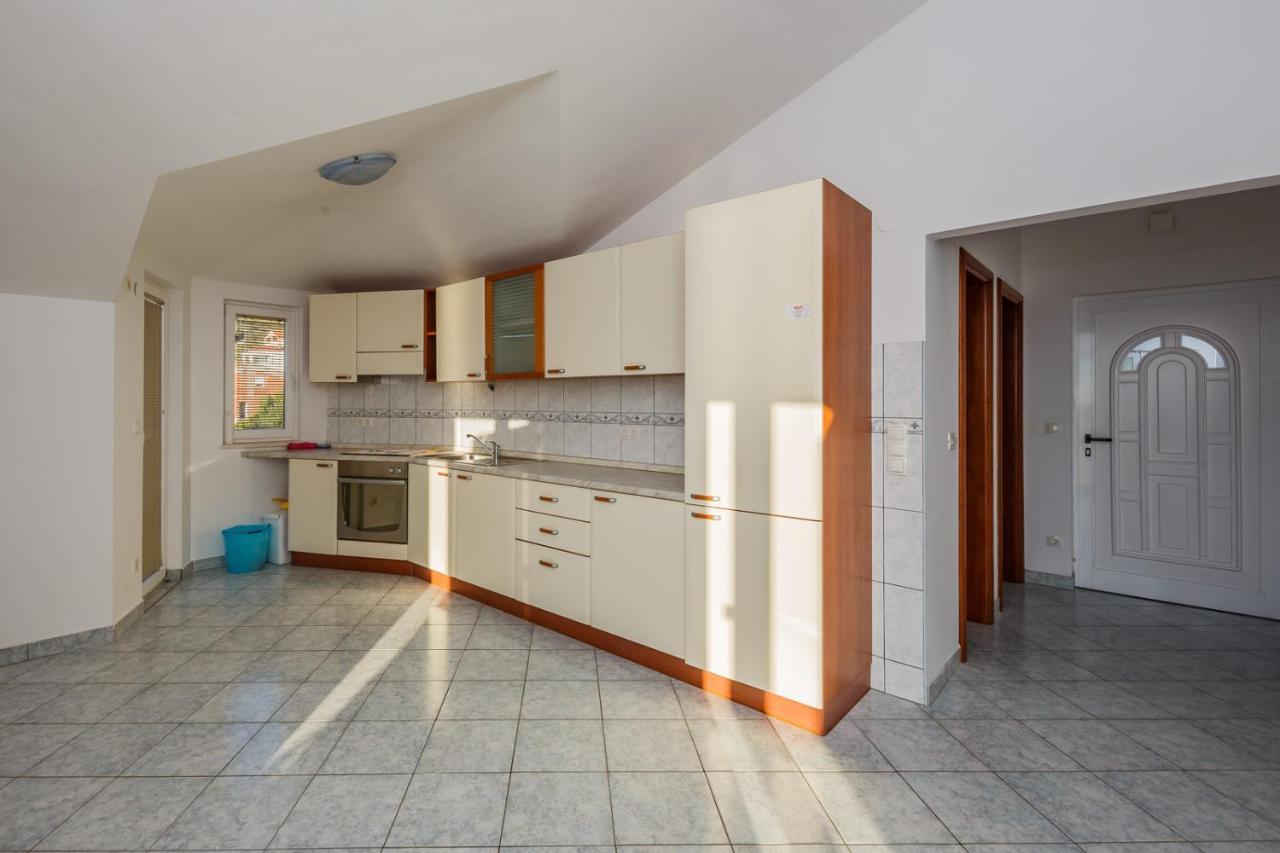 Apartamenty Z Basenem Ilja โรกอซนิซา ภายนอก รูปภาพ