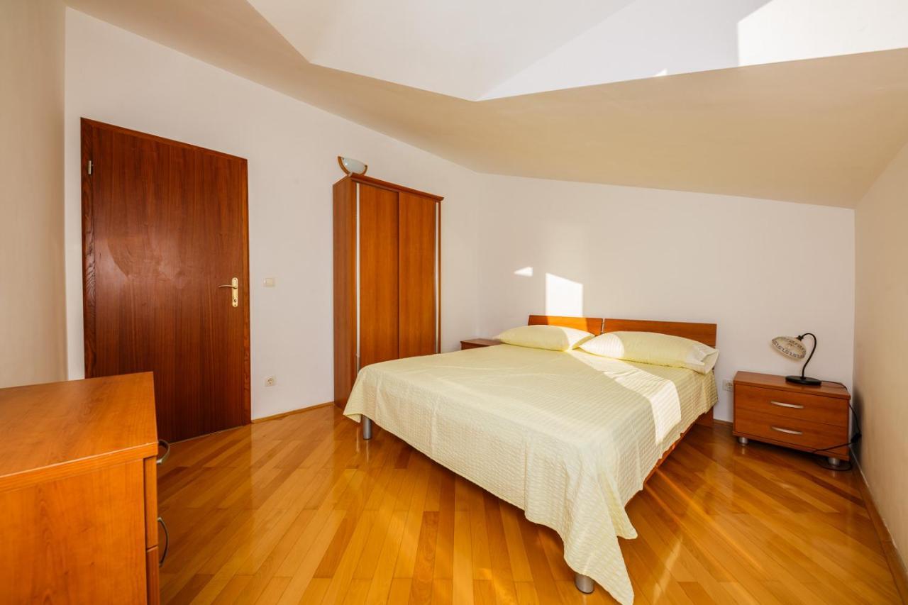 Apartamenty Z Basenem Ilja โรกอซนิซา ภายนอก รูปภาพ