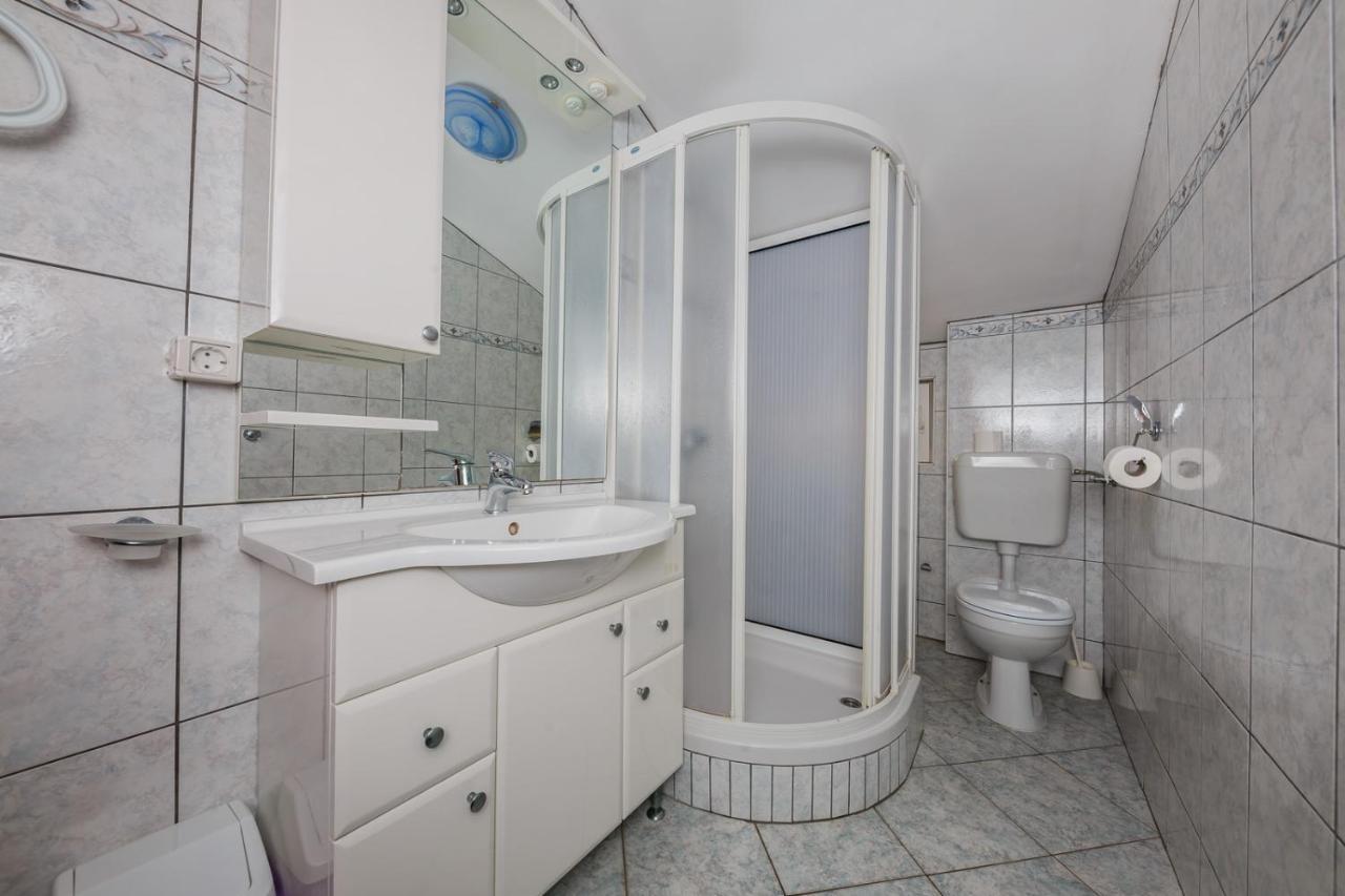 Apartamenty Z Basenem Ilja โรกอซนิซา ภายนอก รูปภาพ